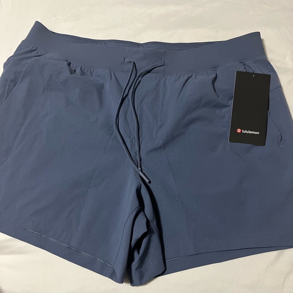 Lululemon Size XL Blue Men’s Shorts